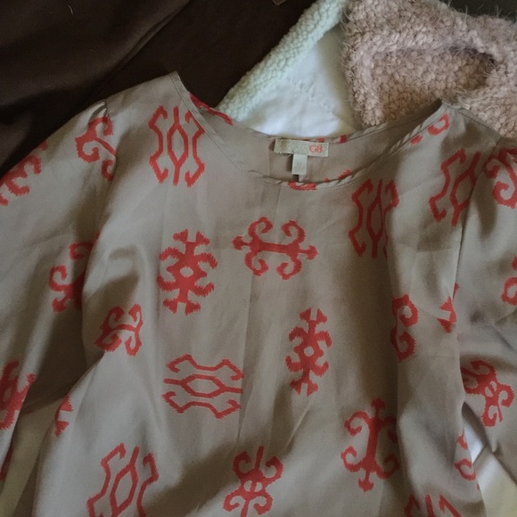 Gianni Bini• Rustic Print Design Top - Picture 3 of 8